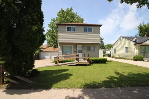 1325 S 92nd, West Allis, WI 53214