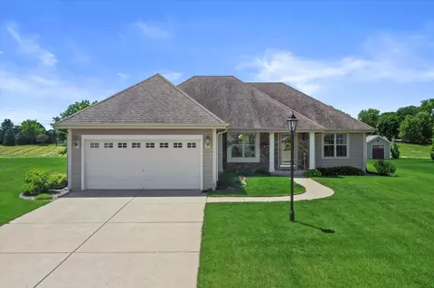 2765 Oakmont, East Troy, WI 53120