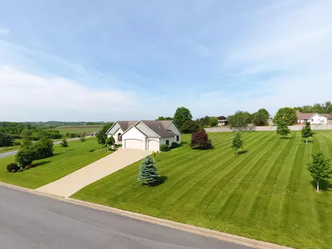 1118 Crossing Mdws, Viroqua, WI 54665