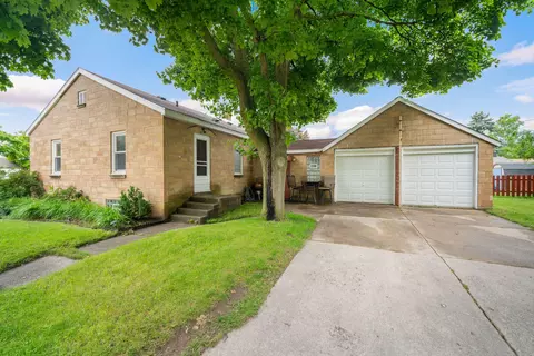 4902 N Iroquois, Glendale, WI 53217