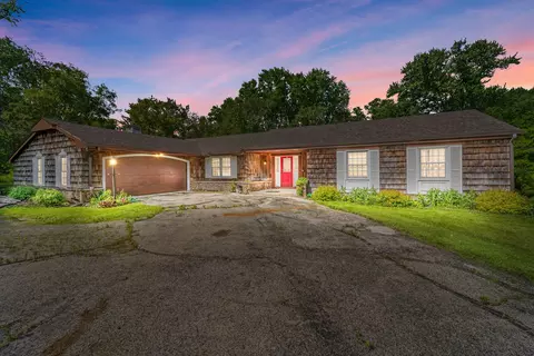 11305 N Meadowbrook, Mequon, WI 53097