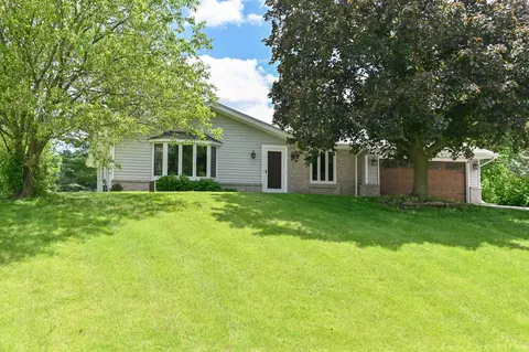 w273s8720 Lakeside, Mukwonago, WI 53149