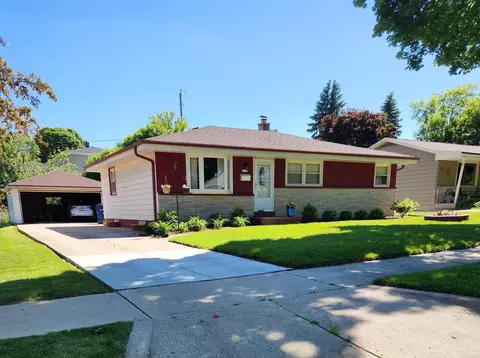 1529 W Armour, Milwaukee, WI 53221