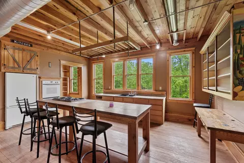 2996 Woodford, Barton, WI 53090