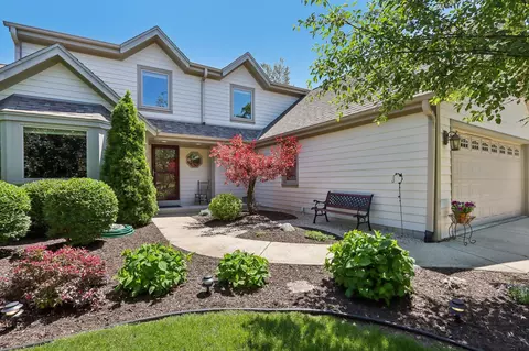 w256s4400 Shadow Rdg, Waukesha, WI 53189