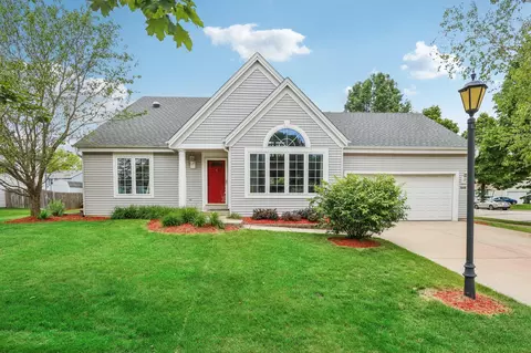 2130 Springbrook N, Waukesha, WI 53186