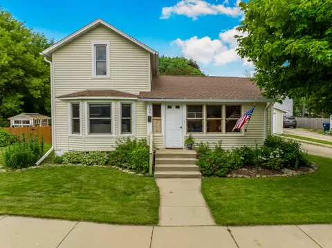 109 S Jackson, Elkhorn, WI 53121