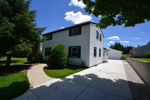 4421 W Cold Spg, Greenfield, WI 53220
