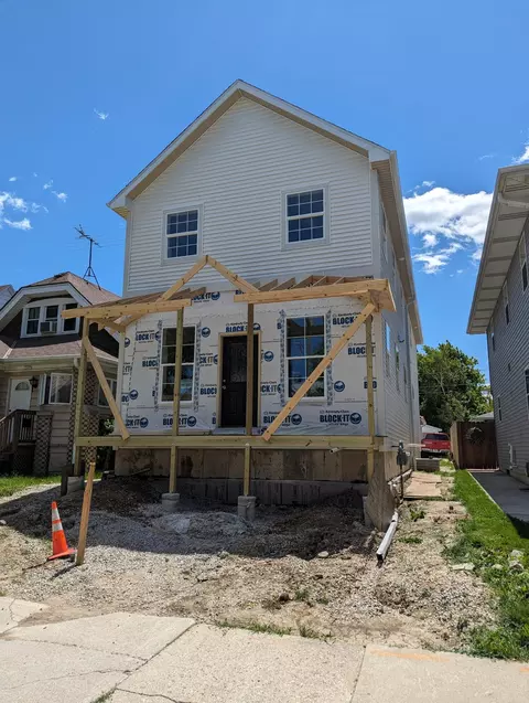 3643 E Munkwitz, Cudahy, WI 53110
