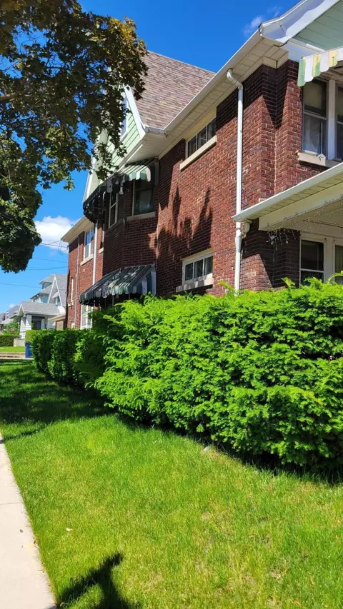 3026 W Greenfield #3028, Milwaukee, WI 53215