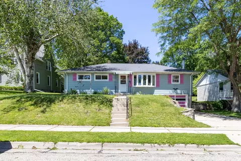 533 Cedar, Hartford, WI 53027