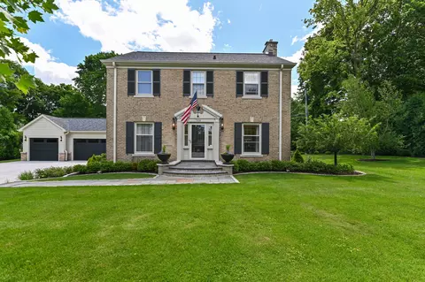 720 Brinsmere, Elm Grove, WI 53122