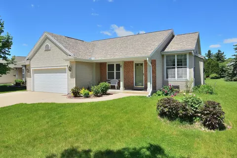 2936 Stillwater, Waukesha, WI 53189
