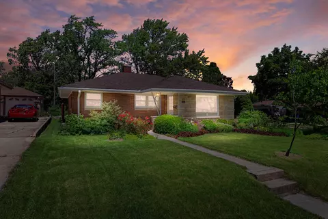 8804 W Stuth, West Allis, WI 53227