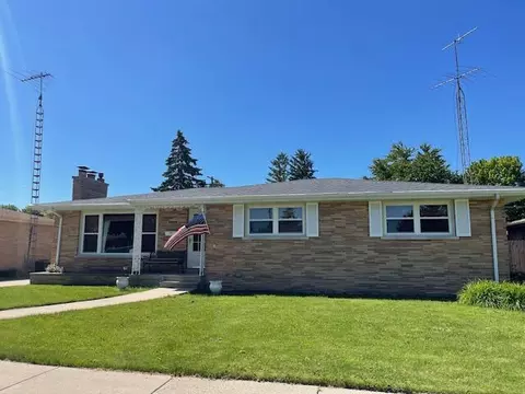 2415 24th, Kenosha, WI 53140