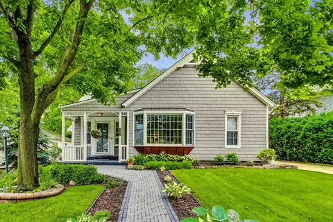 420 Elmwood, Lake Geneva, WI 53147