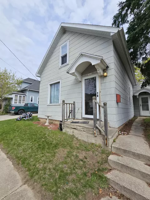 1416 Columbus, Manitowoc, WI 54220