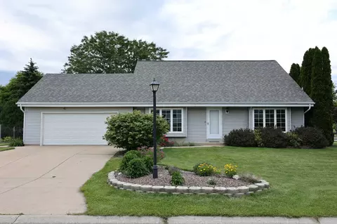 n49w14110 Brook Fls, Menomonee Falls, WI 53051