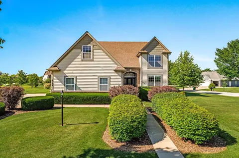 4178 E Redford, Oak Creek, WI 53154