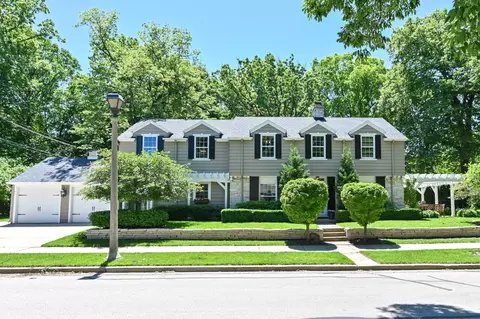 1301 E Lake Blf, Shorewood, WI 53211