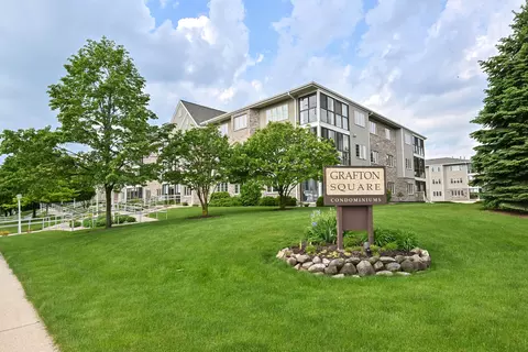 2137 1st #305, Grafton, WI 53024