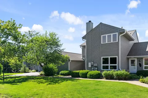 15647 W W Brk, New Berlin, WI 53151