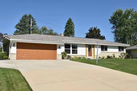 7021 N 98th, Milwaukee, WI 53224
