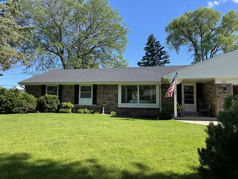 1917 Stardust, Waukesha, WI 53186