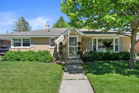 3653 Charles, Racine, WI 53402