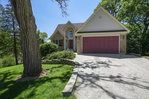8120 Monroe, Burlington, WI 53105
