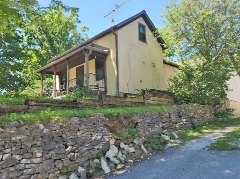 w240n6525 Maple, Sussex, WI 53089