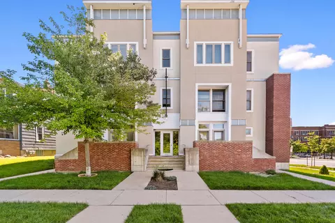 2904 N Cambridge #101, Milwaukee, WI 53211
