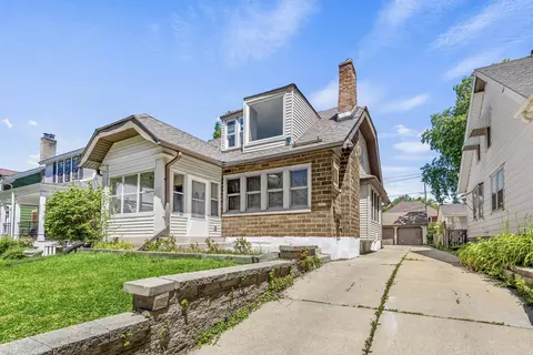 6018 W Wisconsin, Wauwatosa, WI 53213