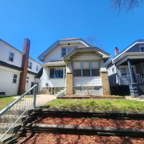 5511 N 33rd #5511 UPPER, Milwaukee, WI 53209