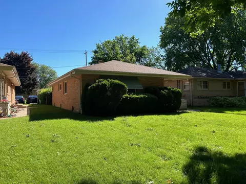 8768 W Potomac, Milwaukee, WI 53225