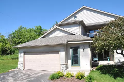 2301 Circle #B, Delafield, WI 53018