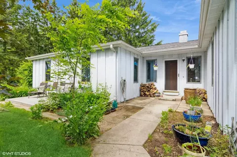 n7185 Eagle Hill Road, Hubbard, WI 53032
