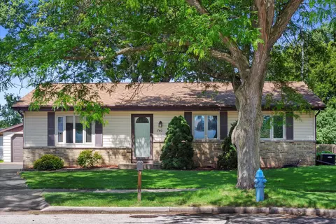 740 Larkspur, Burlington, WI 53105