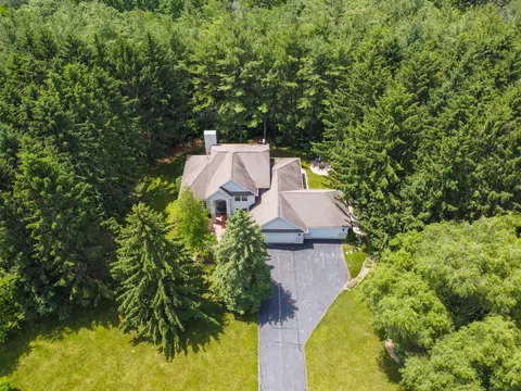 N8161 Rose, La Grange, WI 53121