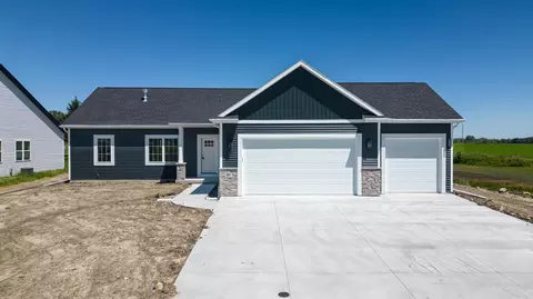 587 E Hyland, Juneau, WI 53039