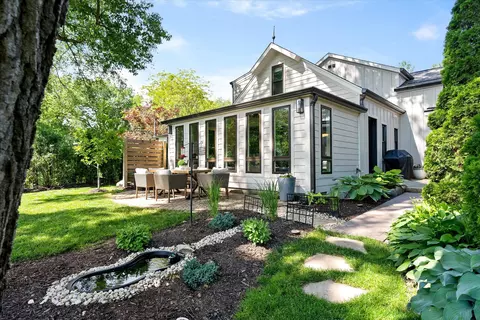 2634 Nagawicka, Delafield, WI 53018