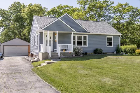 4661 S 72nd, Greenfield, WI 53220