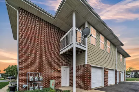 6738 102nd #2-6, Pleasant Prairie, WI 53158