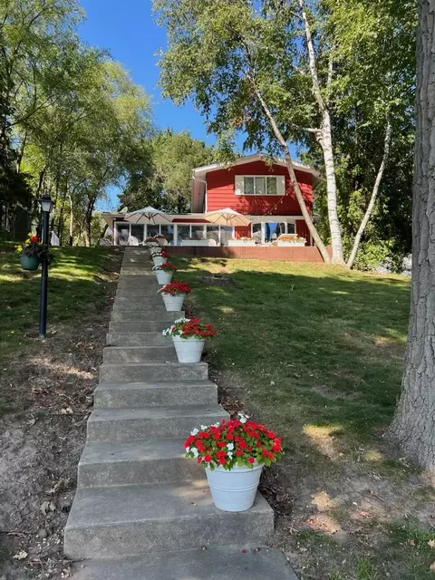 w352n6484 Road J, Oconomowoc, WI 53066