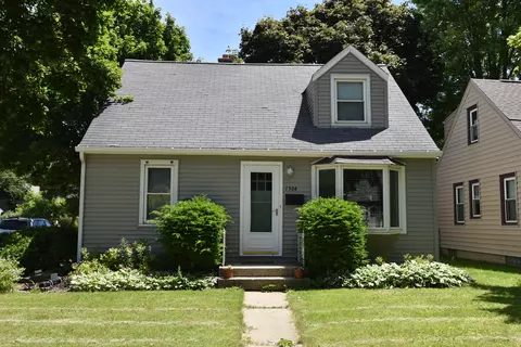 1304 S 115th, West Allis, WI 53214