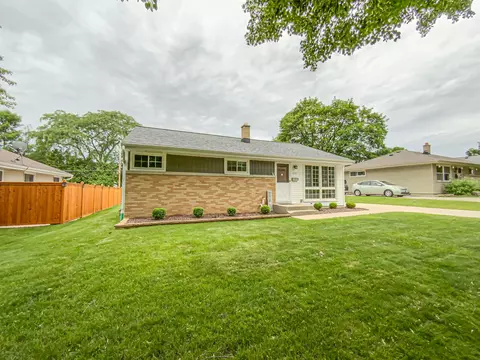 2875 S 97th, West Allis, WI 53227