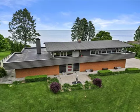 830 Waters Edge, Racine, WI 53402