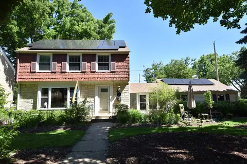 140 W Saveland, Milwaukee, WI 53207