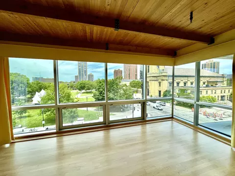545 E Wls #401, Milwaukee, WI 53202