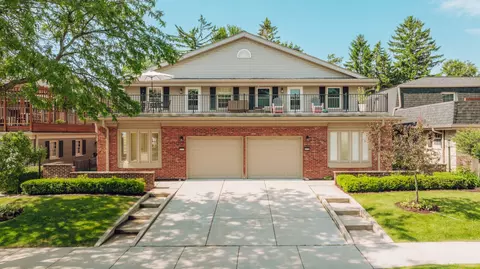 3041 E Newport, Milwaukee, WI 53211